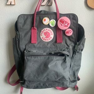 Fjallraven Classic Kanken Backpack Frost Green with Red Handle - Pins Included